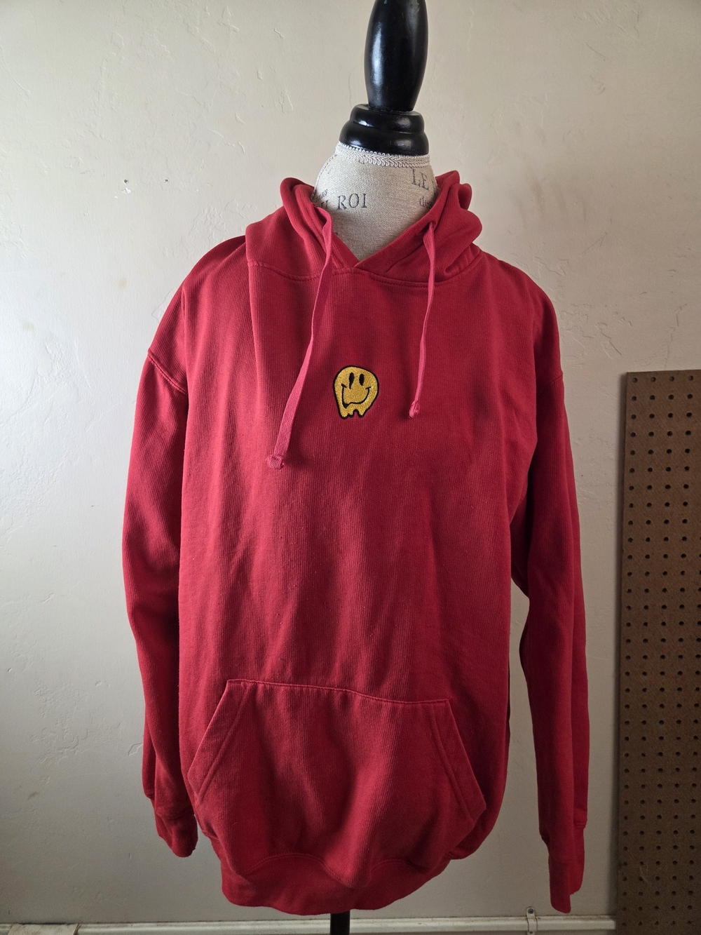 Zuni casual red smiley face hoodie size large